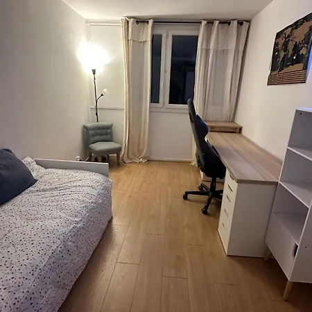 T2 Lumineux A 15 Minutes De Paris Apartment